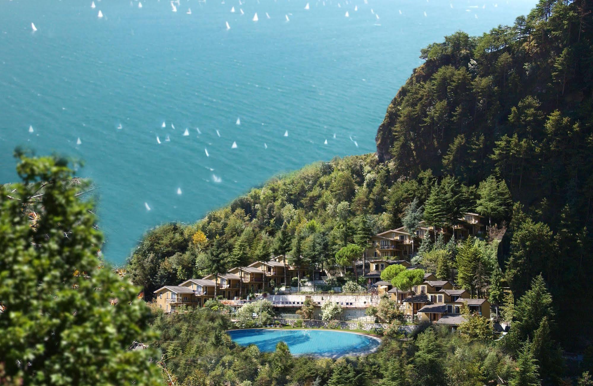 Residence Oasi ลีโมเนซุลการ์ดา ภายนอก รูปภาพ